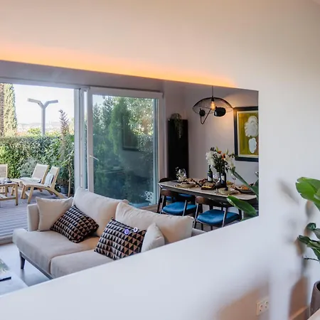 Bosphorus Designer Seperate Guest Apartment